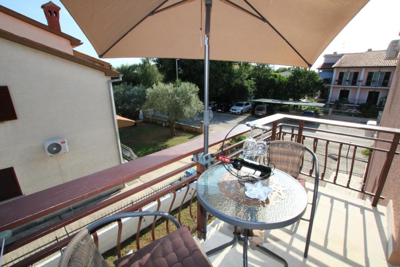 Blue Adria Suites Porec Bagian luar foto