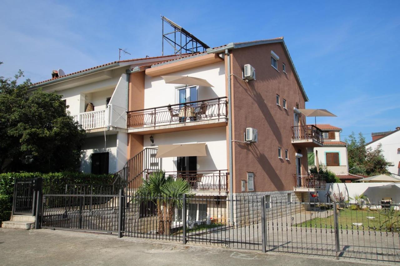 Blue Adria Suites Porec Bagian luar foto