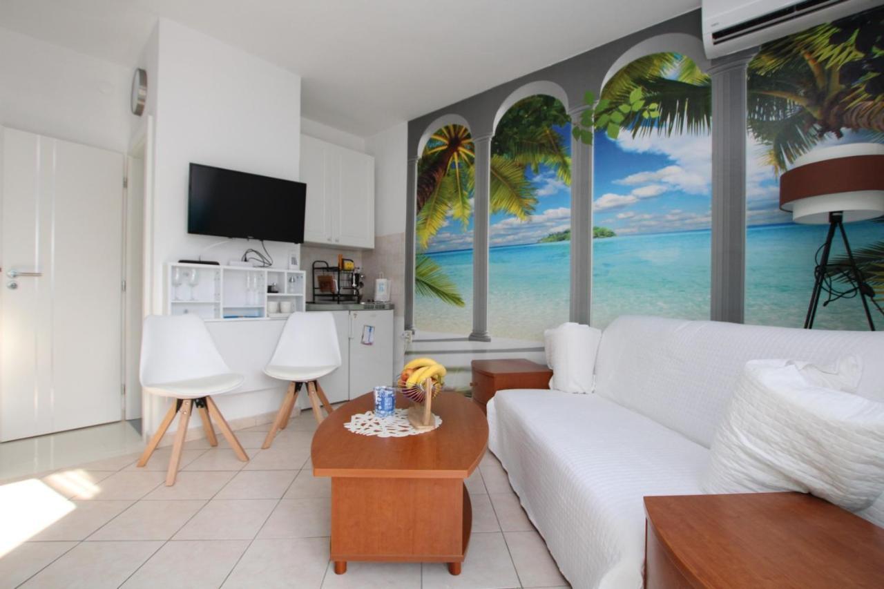 Blue Adria Suites Porec Bagian luar foto