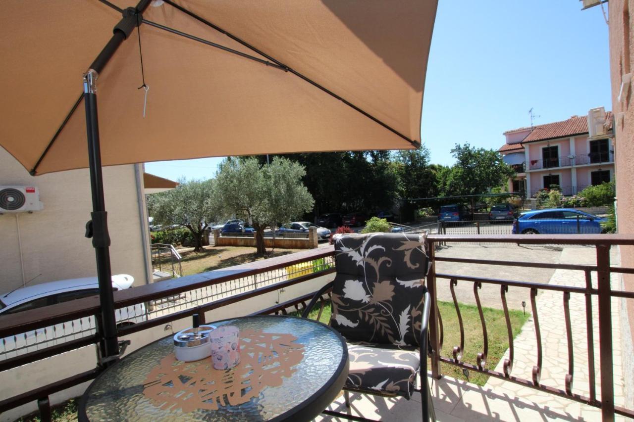 Blue Adria Suites Porec Ruang foto