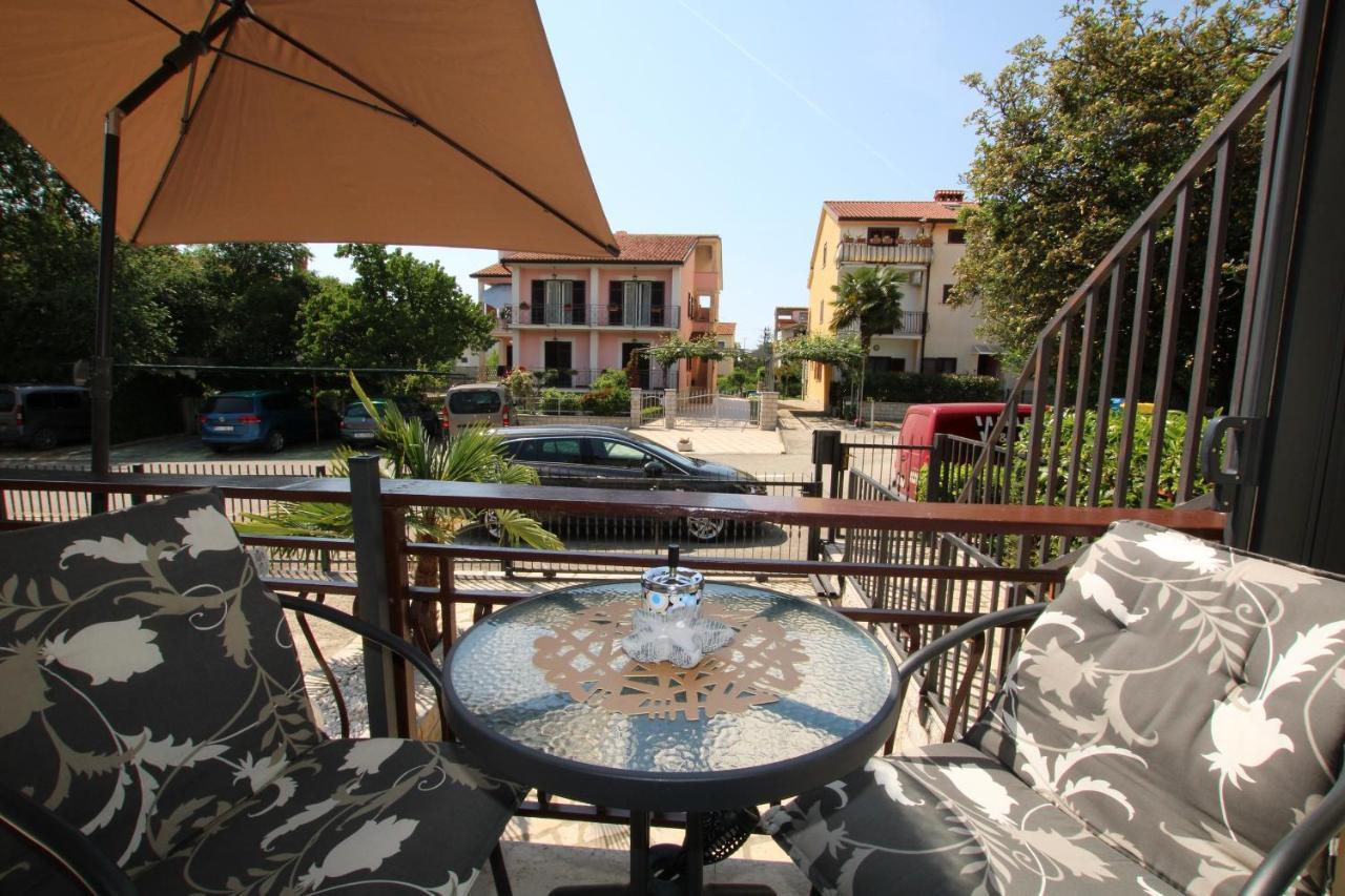 Blue Adria Suites Porec Bagian luar foto